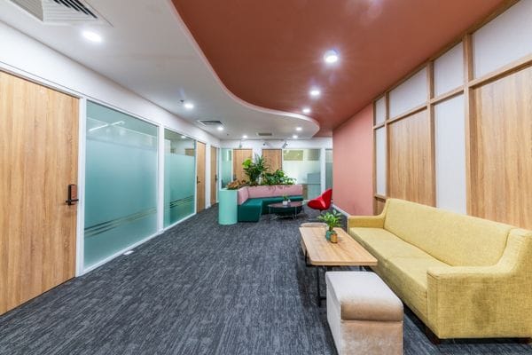 Các yếu tố ảnh hưởng tới giá thuê coworking space